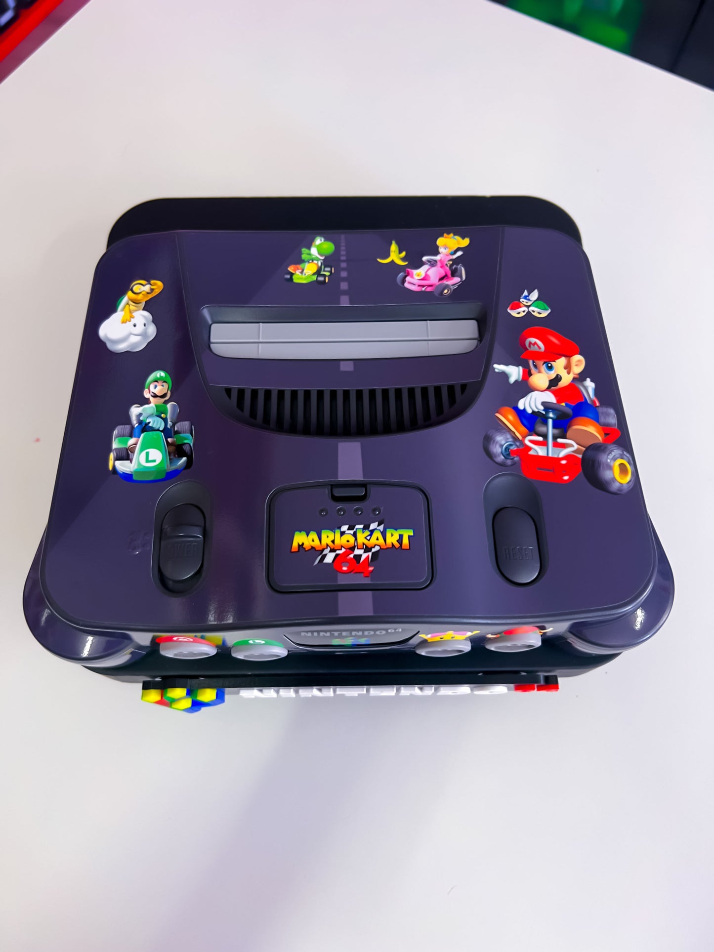 Nintendo 64 Konsole im Mario Kart Design - N64