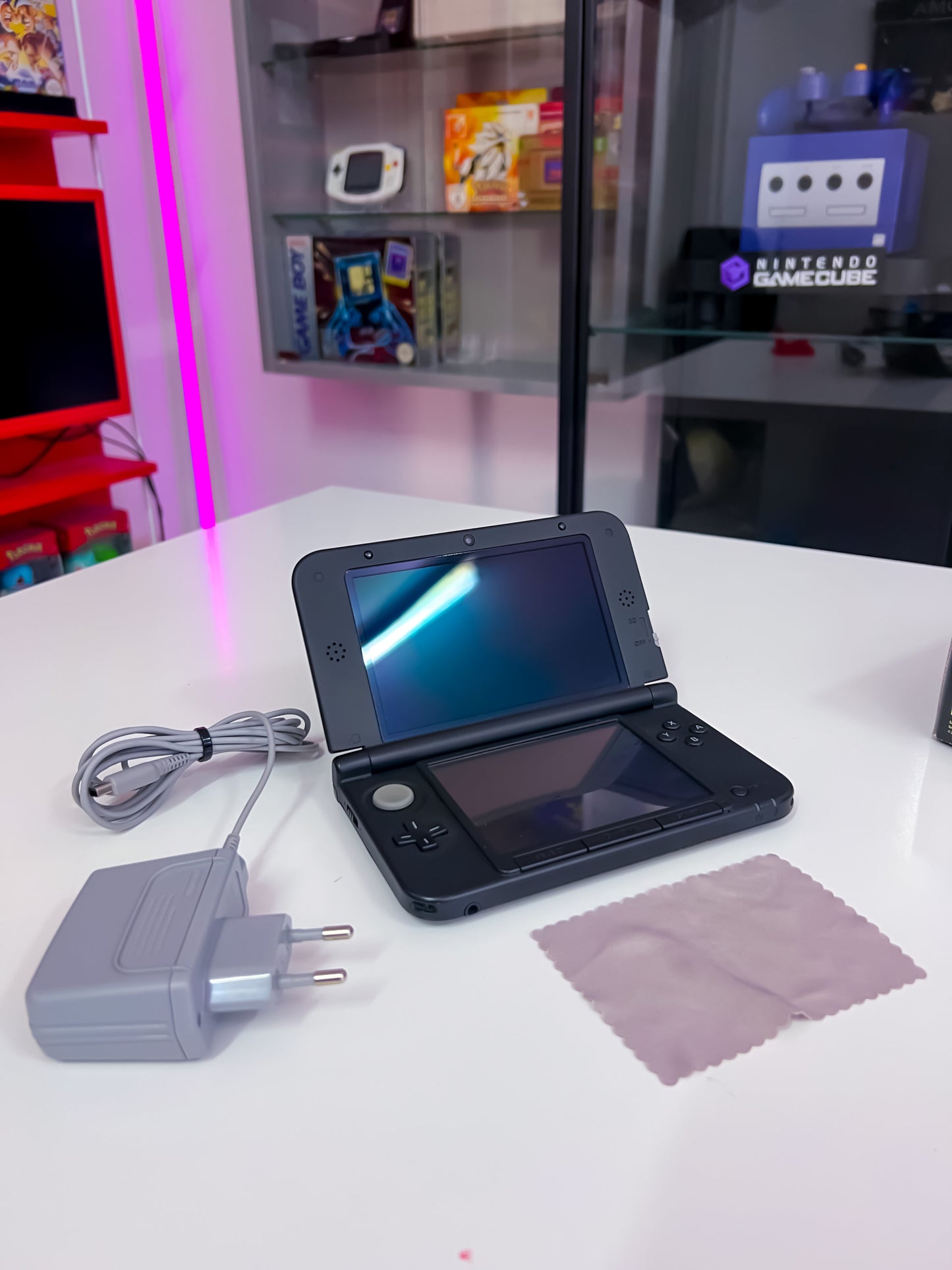 Nintendo 3DS XL Luigis Mansion 2 Edition