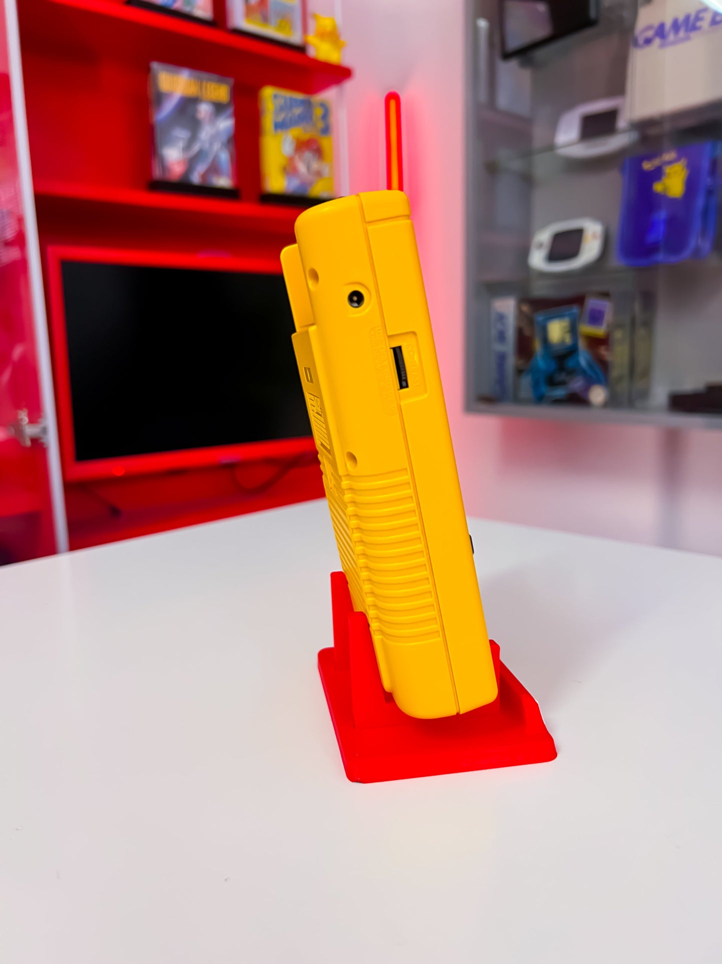 GameBoy Classic DMG in Gelb Banana Jim mit Acrylbox