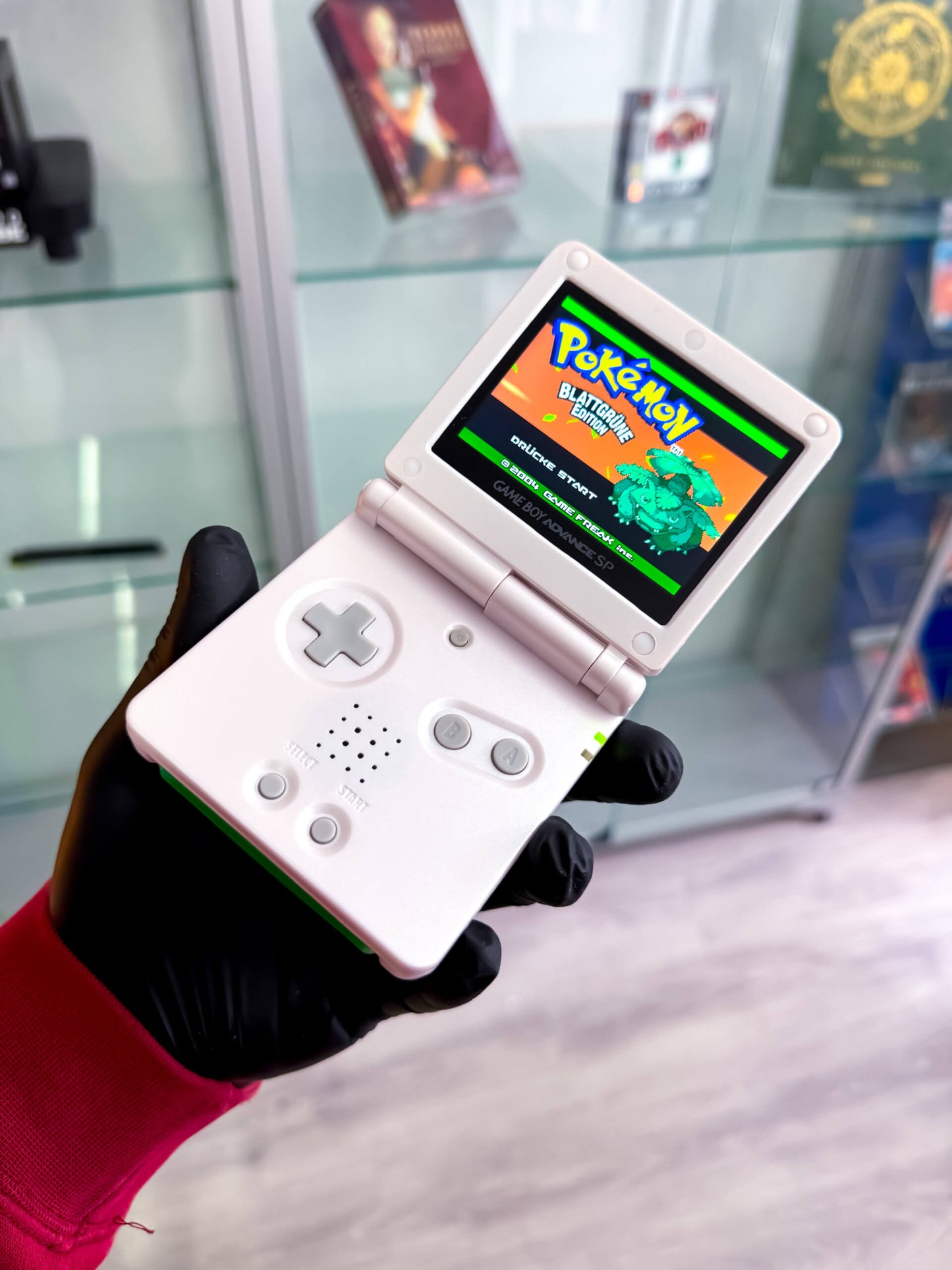 GameBoy Advance SP – Mewtu Design mit IPS Display V5