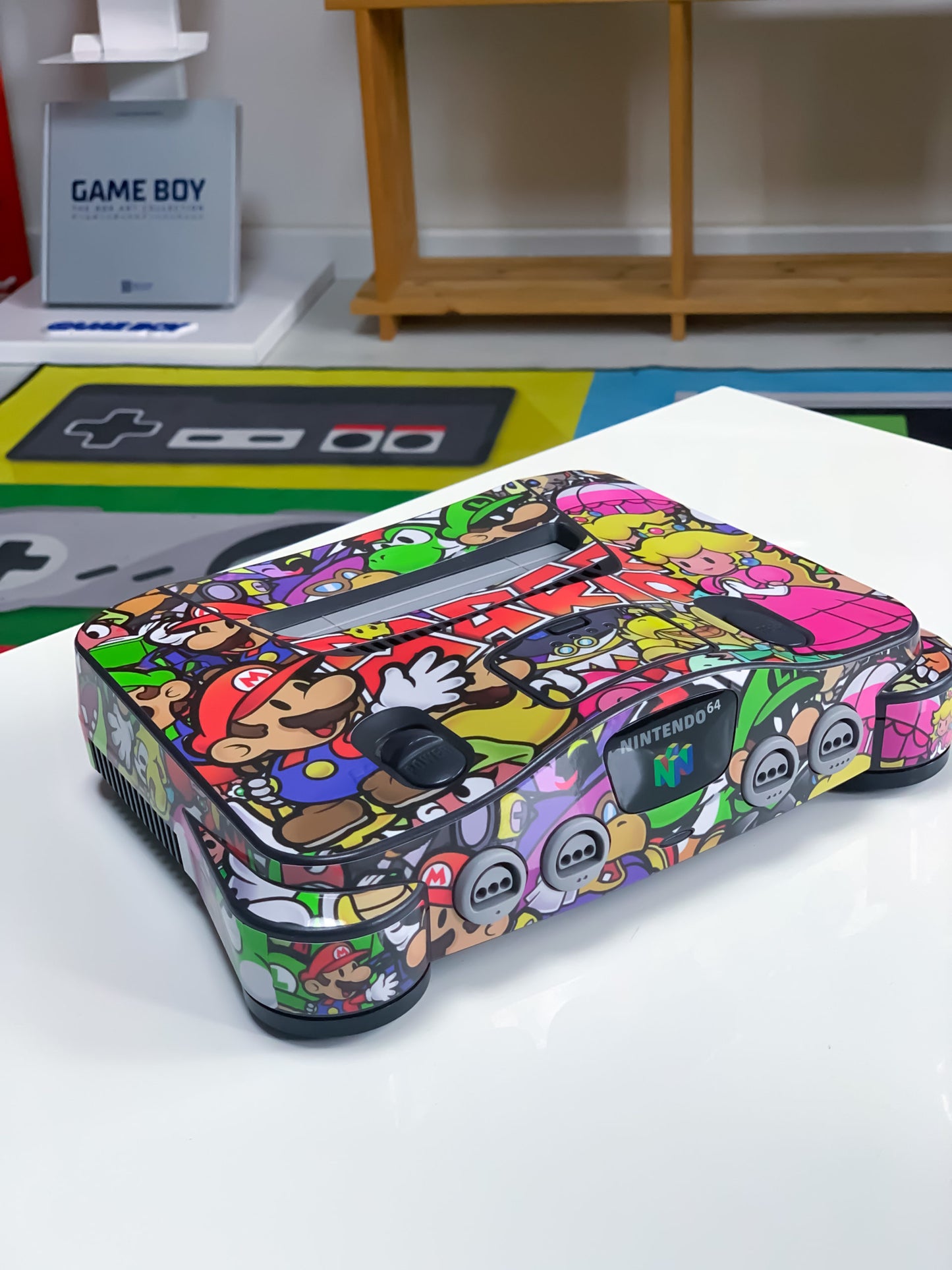 Nintendo 64 Konsole im Paper Mario Design - N64
