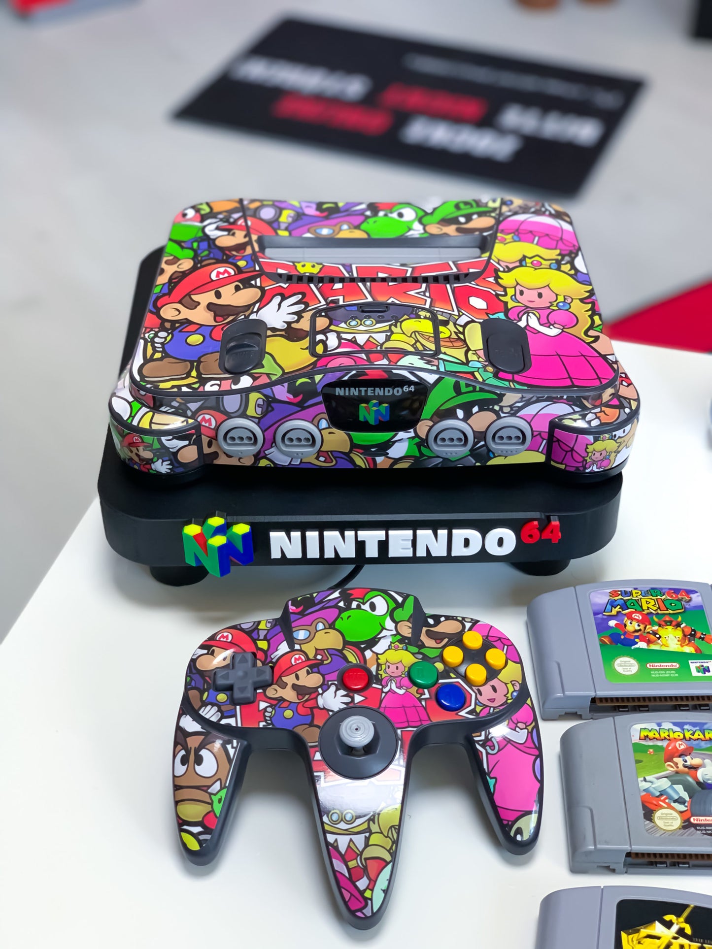 Nintendo 64 Konsole im Paper Mario Design - N64